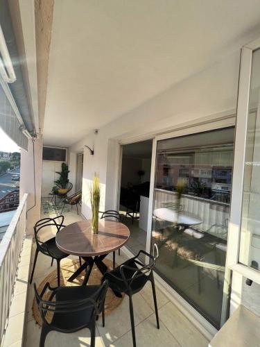 Balcony/terrace, Le bonheur de saint Aygulf near A Pignata
