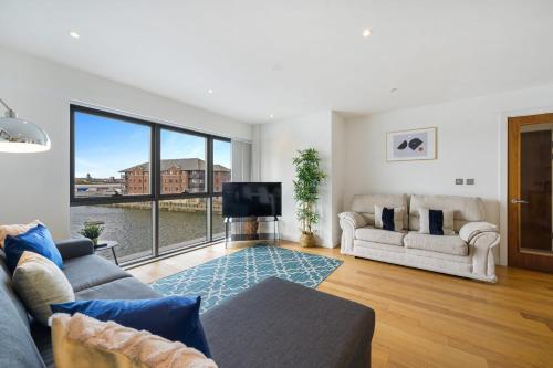 Host & Stay - Waterfront View, Liverpool
