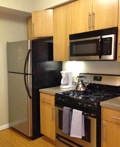 Awesome Top Floor 2-Bedroom with Balcony, Los Angeles (fotografie 10)