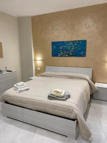 Deluxe Double Room with Balcony image 6