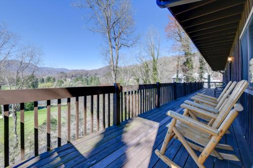 Spacious Maggie Valley Mtn Home with Hot Tub and Views - Maggie Valley