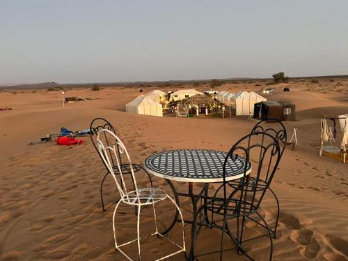 Merzouga Top Luxury Camp in Takojt