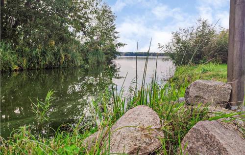 Nice Home In Heidesee With House Sea View