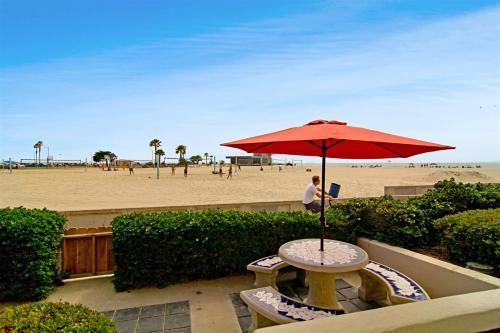 125-Fun in the Sun Penthouse - image 14
