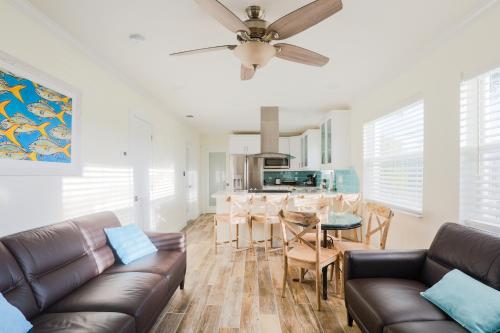 The GUAVA DUFF - Beautiful KW home with space to chill & lots of FREE PARKING!! in Key West, USA