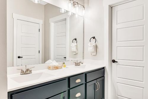 View Topia Vacation Home in Branson, USA