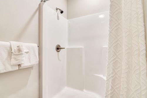 View Topia Vacation Home in Branson, USA