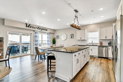 View Topia Vacation Home in Branson, USA
