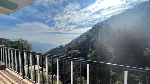 100 stairs holiday home  in Sher Garhi