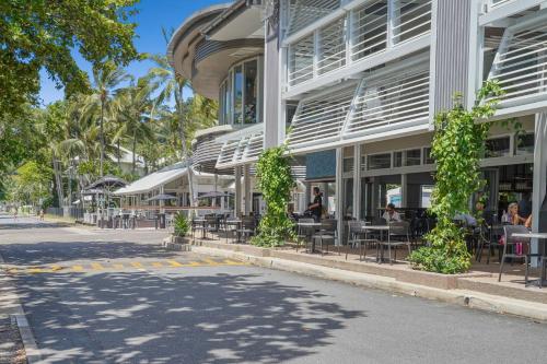 Belle Escapes Under the Mango Tree Holiday Home