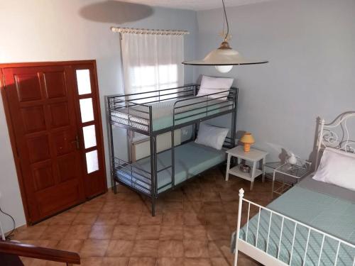 Limeni - G&E on the beach