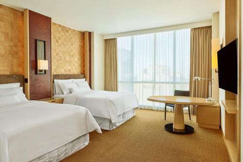 2 queen beds