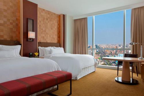 2 queen beds