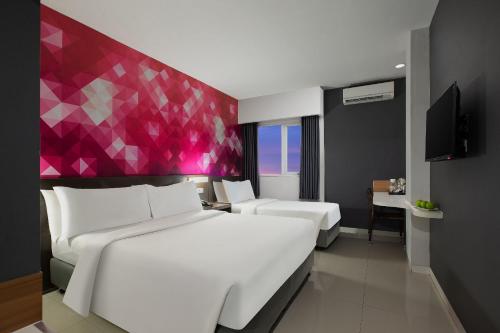 1 double bed, 1 twin bed