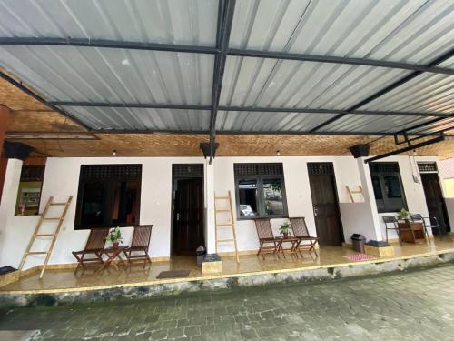 Padang-Padang Sari Homestay