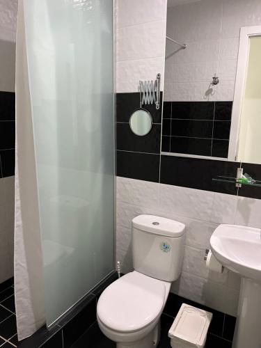 Hostal Madrid Star - image 2