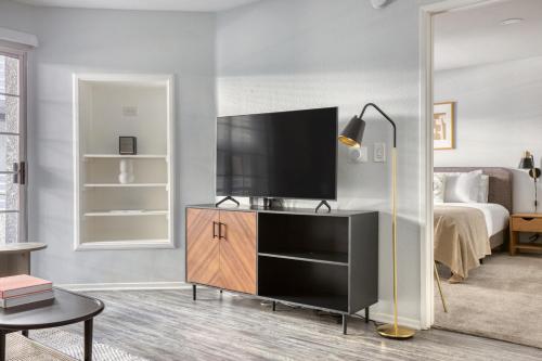 Facilities, Sherman Oaks 1BR nr WF TJ nr Ventura Blvd LAX-538 in Sherman Oaks