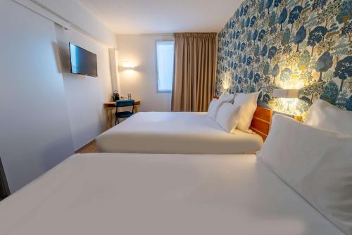 1 double bed, 1 twin bed