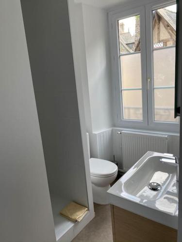 Fürdőszoba, Appartement en plein cœur historique de Dinan in Dinan