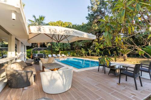 VERY SPECIAL VILLA 6 BDR GREAT for FAMILY REUNIONS