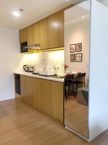 FREE PARKING Basement, 50mbps Wifi Netflix 55 inches TV in Тагайтай