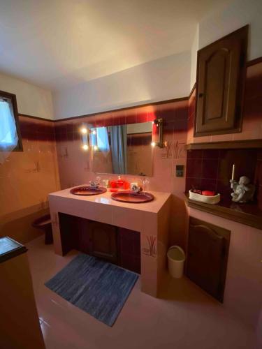 Maison 6 personnes avec piscine terrain arboré clôturé (Maison 6 personnes avec piscine terrain arbore cloture) in Vallabrix