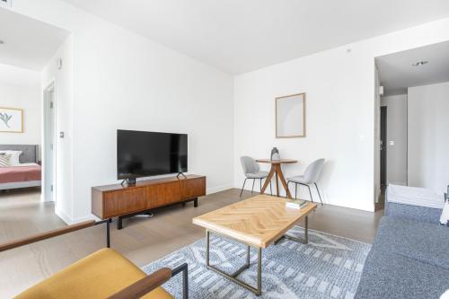 Downtown 1BR w WD Doorman nr Broad Museum LAX-370, Los Angeles (photo 3)