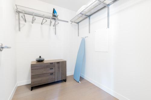Downtown 1BR w WD Doorman nr Broad Museum LAX-370, Los Angeles (photo 10)