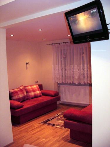 Family Studio (4 Adults)