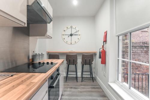 Clarence Street Town House near Pusat Warisan Terowong Williamson