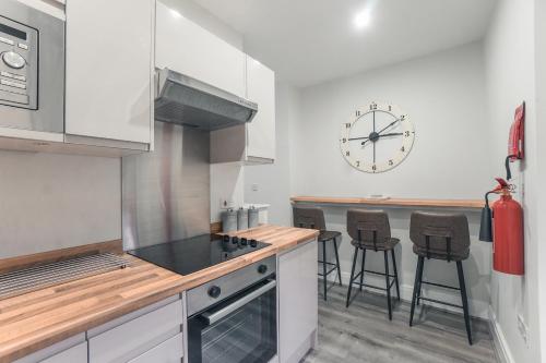 Clarence Street Town House near Pusat Warisan Terowong Williamson