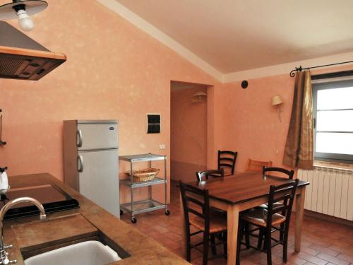  Apartment near Lake Trasimeno with Pool in Castiglione del Lago