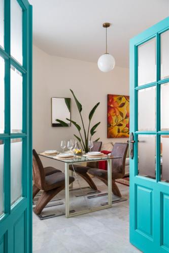 Monkeys Luxury Alameda House - main image