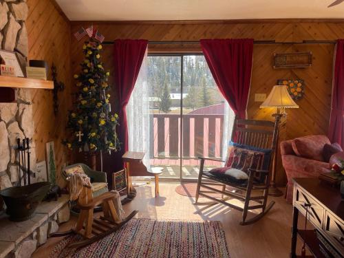 Yellow Rose – Red River, NM