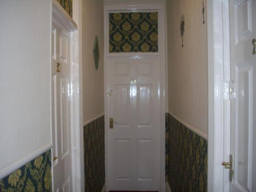 Royal Hotel - image 4