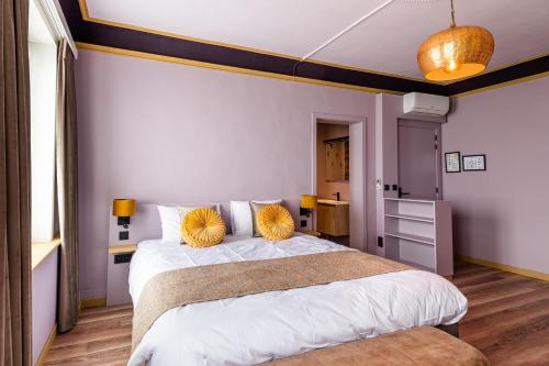1 queen bed