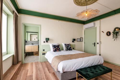 1 queen bed