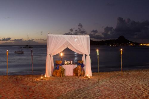 Étterem, Bay Gardens Beach Resort & Spa in Rodney Bay