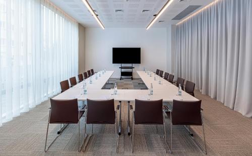 Holiday Inn Prague - image 12