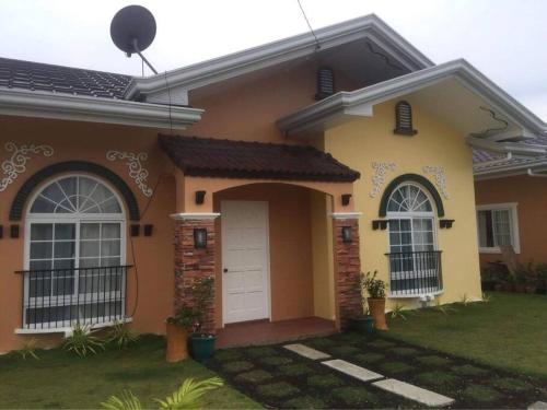 3BR fully furnished whole house at Royal Palm Dos Panglao