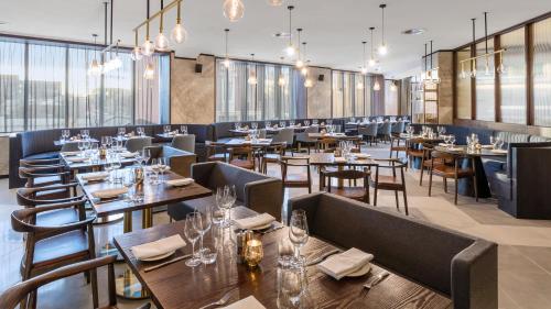 Restaurant, Crowne Plaza Christchurch By IHG in Christchurch Central City