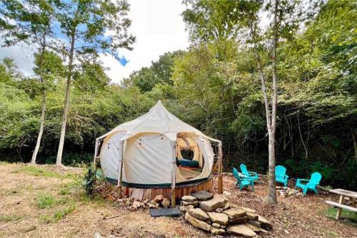 The Pisces-a stargazing, luxury glamping tent in Rogersville (AL)