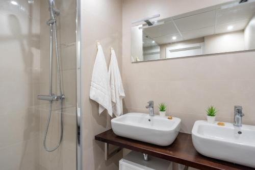 One-Bedroom Apartment image 10