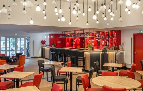 ผับ/เลาจน์, LE M HOTEL & SPA HONFLEUR in องเฟลอ