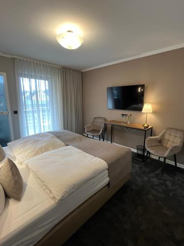 1 queen bed