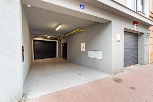 Brand new studio apartment #62 with free secure parking in the center, Прага (фото 6)