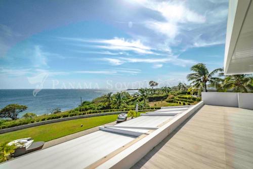 Ocean Breeze Cove - Luxury Retreat in Pedasi