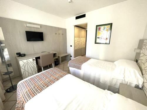 Deluxe Double or Twin Room with Balcony