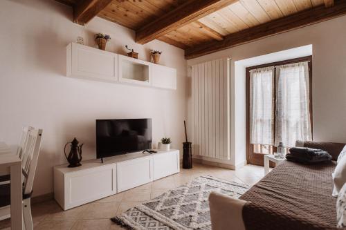 2 bedrooms, 3 beds