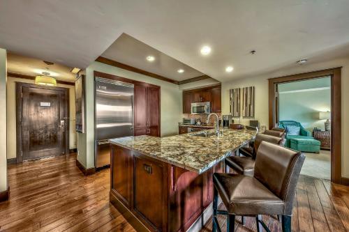 Mid-Mountain Luxury At Northstar Condo